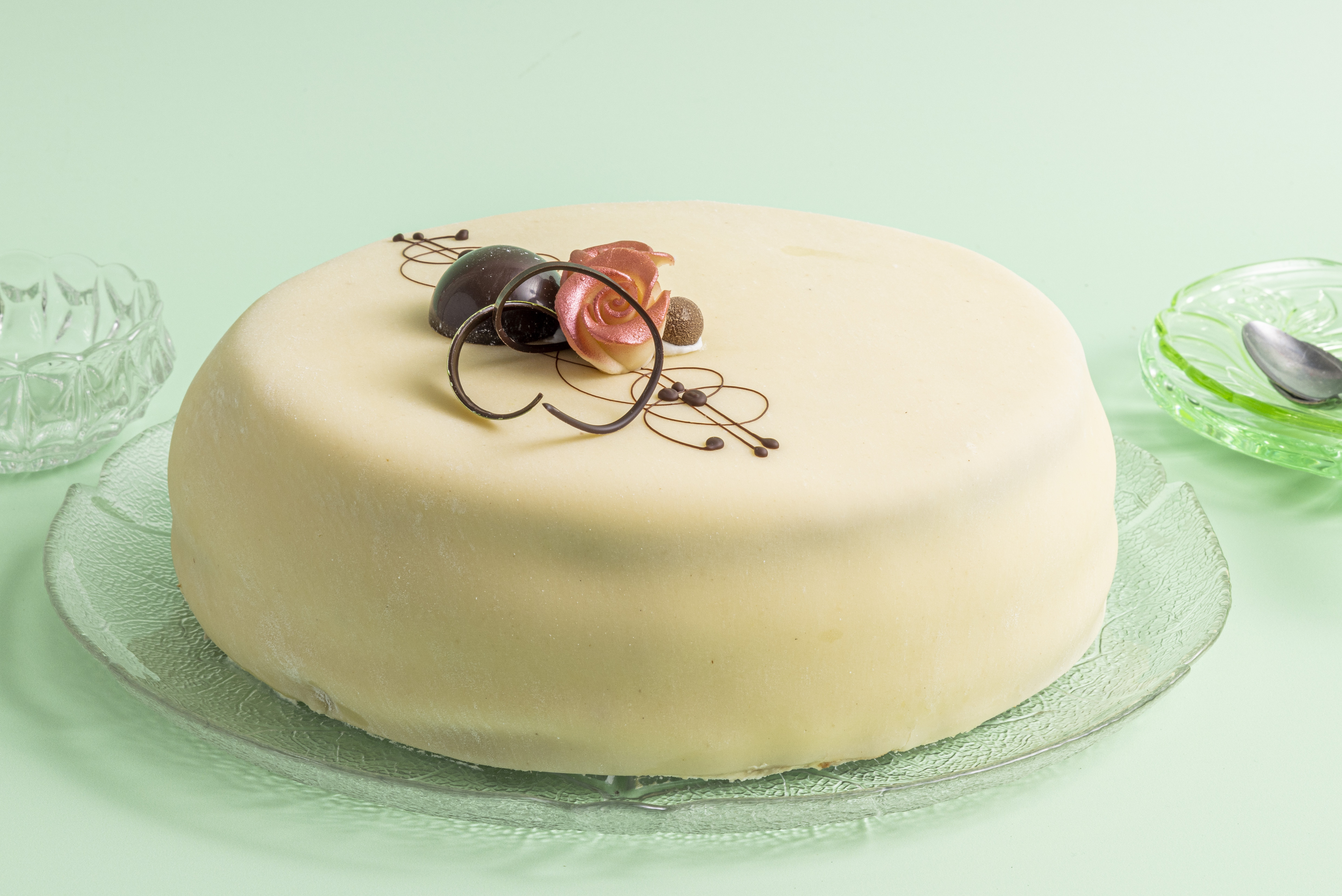 NY Marsipan- og bl&oslash;tkake laget akkurat slik du vil ha den_marsipankake.jpg